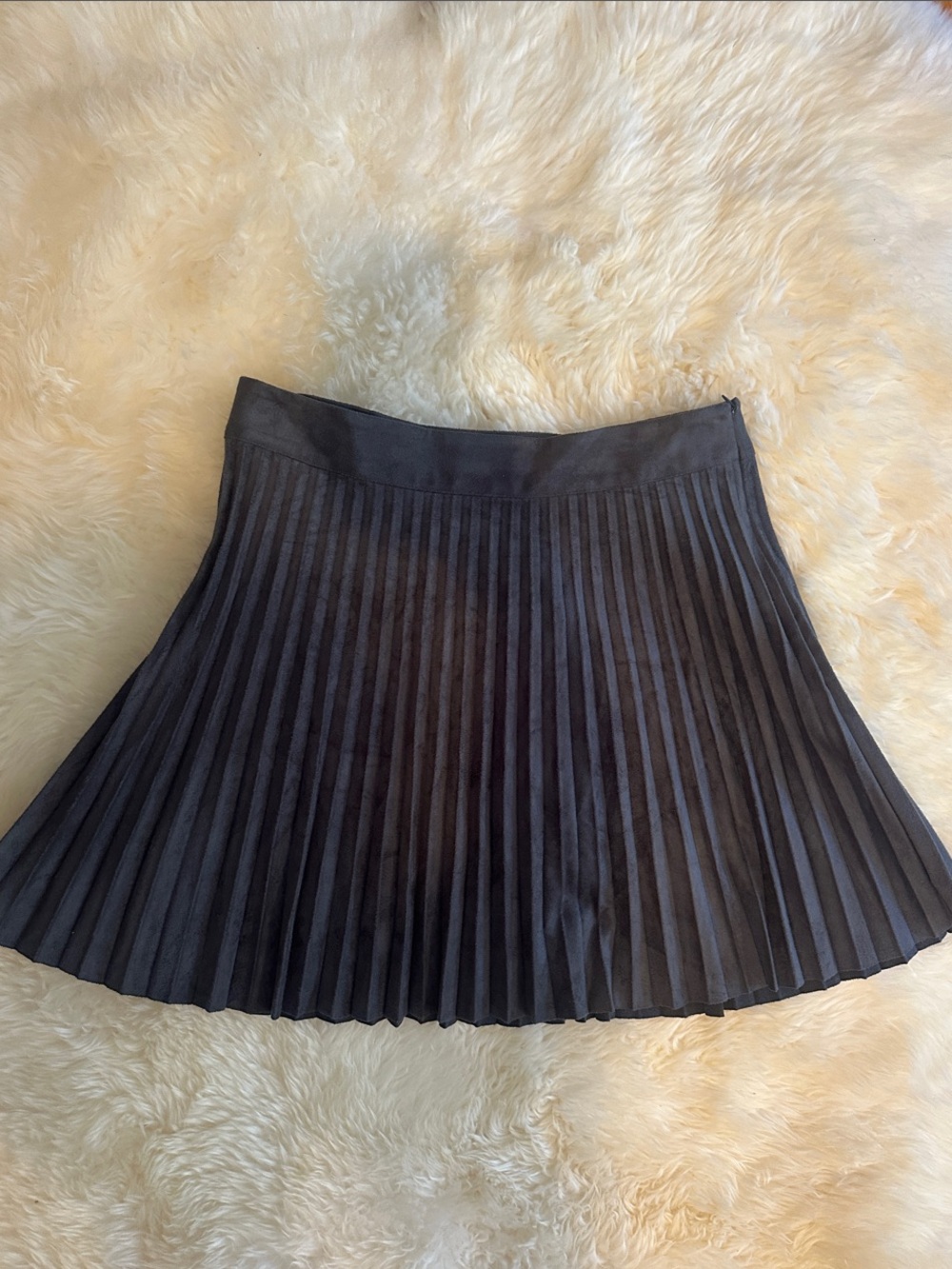 Vineyard Vines Pleated Mini Skirt